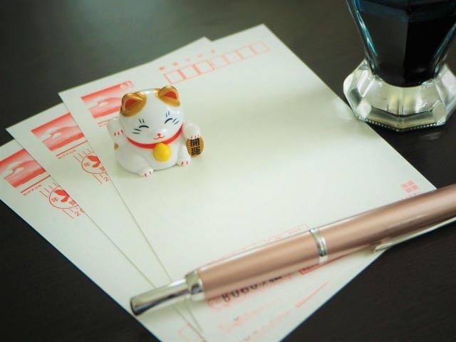 年賀状をボールペンで書くのは失礼？相手や関係性によるマナーの違い